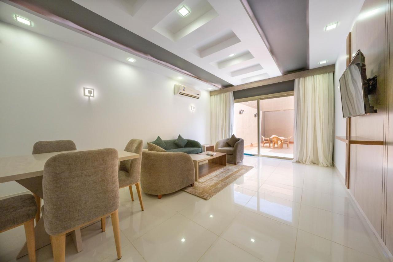 Mirada Gold Jizan - Resort & Private Pools Esterno foto A living room in a modern apartment
